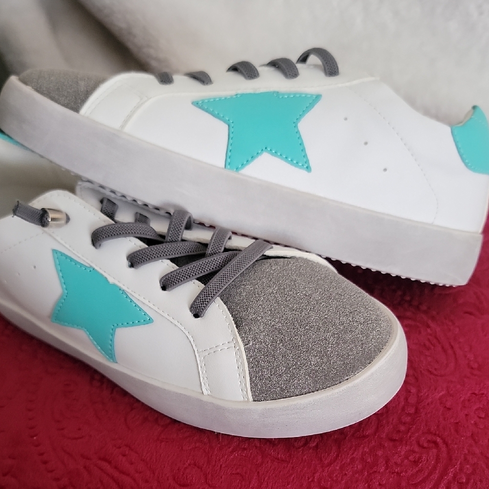 White Sneakers with Teal Star and Gray Accents
